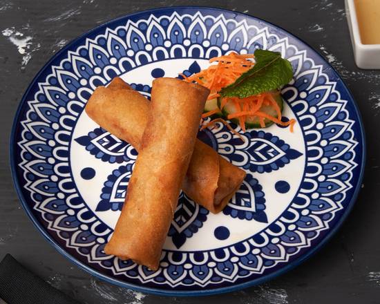 Rouleaux impériaux au porc (2 mcx) / Pork Imperial Rolls (2 Pcs) / Chả Giò Heo (2 Cái)