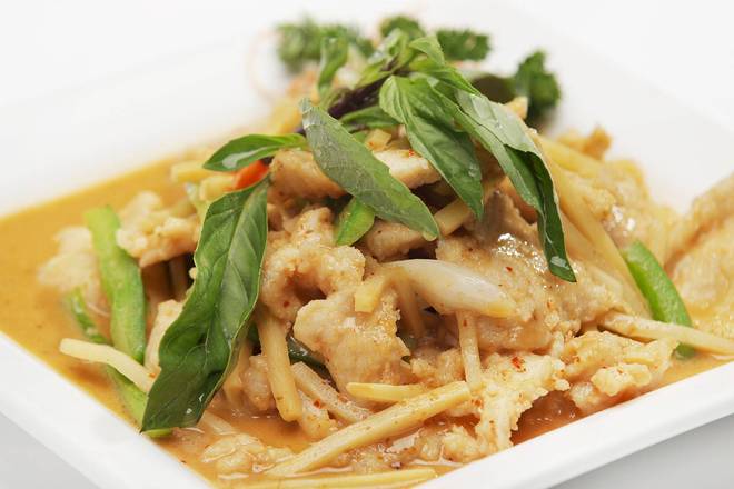 54.Poulet Sauté Au Cari Rouge Avec Lait De Coco/Sauteed Chicken in Red Curry with Coconut Milk