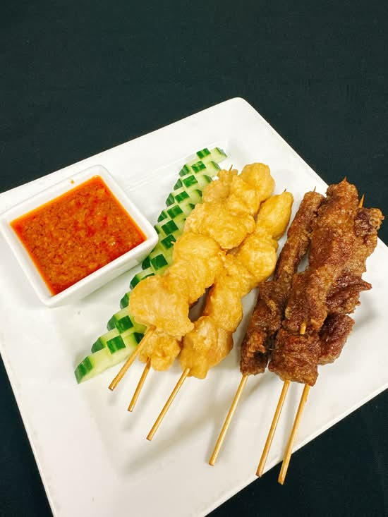 94. Brochettes de bœuf ou poulet à la sauce teriyaki/Beef or chicken skewers with Teriyaki sauce