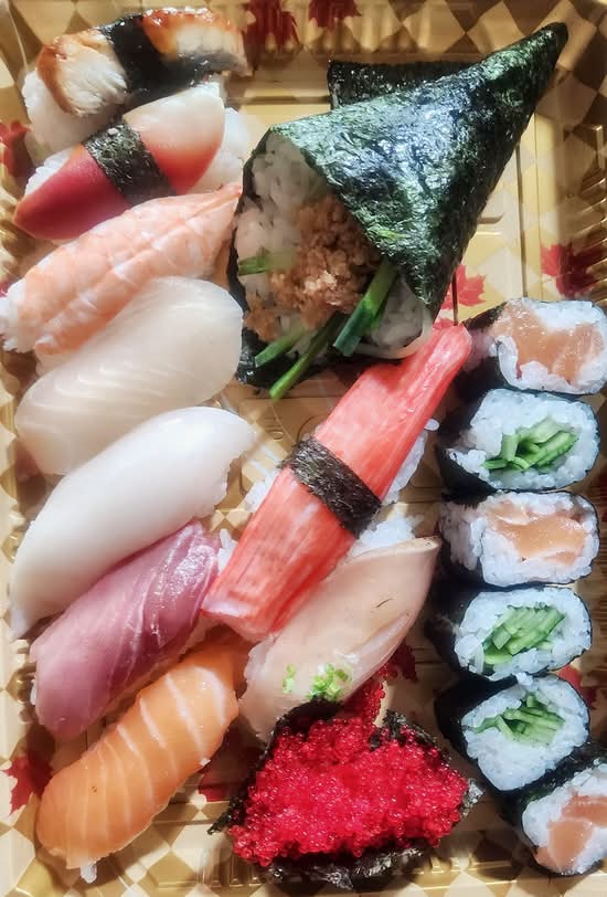 SC02 Sushi Deluxe (17Pcs)