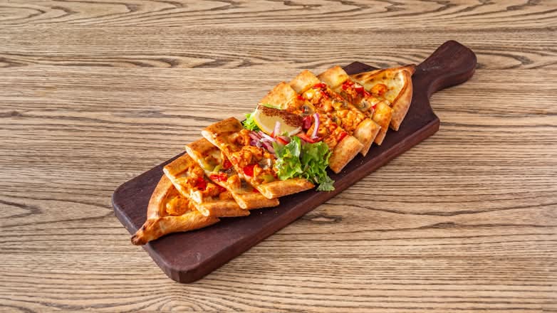 CHICKEN PIDE