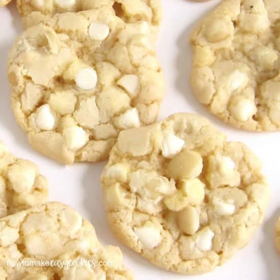 Macadamia Nut White Chocolate Cookie