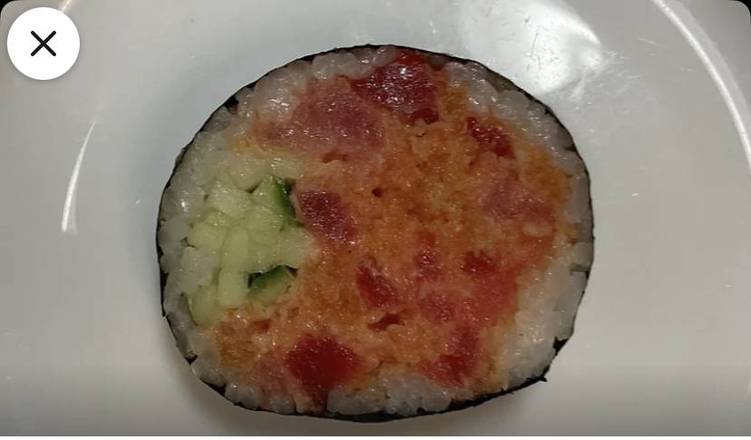 72- Maki Feuille de Nori Thon Épicé (5 pièces) / Spicy Tuna Nori Sheet Maki (5 pieces)