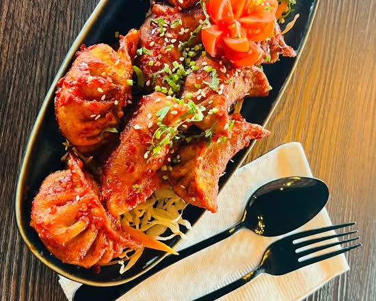Chicken Chilly MO MO (10 PCS)