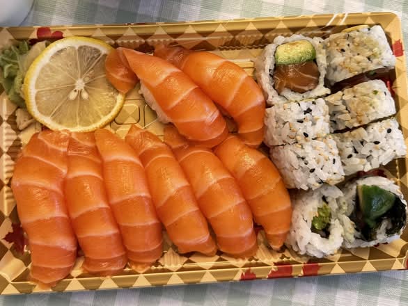 Salmon Lover Sushi