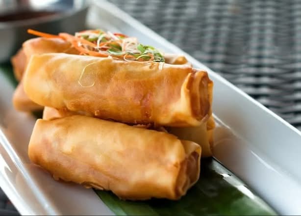 Classic Spring Rolls ( Veggy - 2 Pieces)