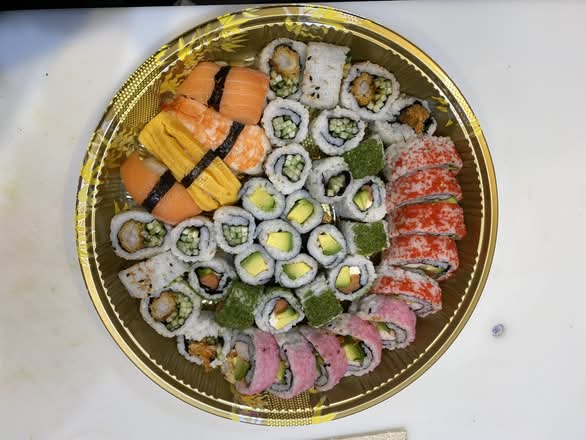Sushi & Dumplings Share Combo · 38 pcs · For 3 Persons