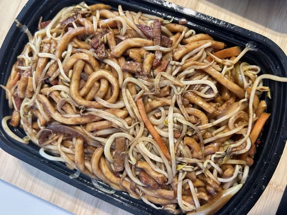 Shanghai Fried Noodles with BBQ Pork