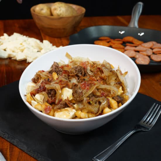 Petite poutine viande hachée, oignons et bacon / Petite poutine viande hachée, oignons et bacon