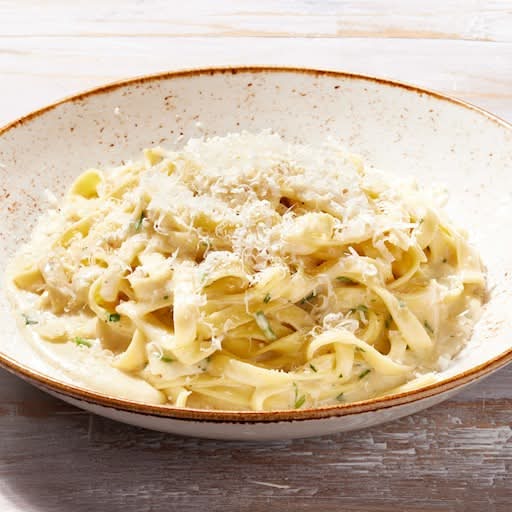 Fettuccine Alfredo / Fettuccine Alfredo