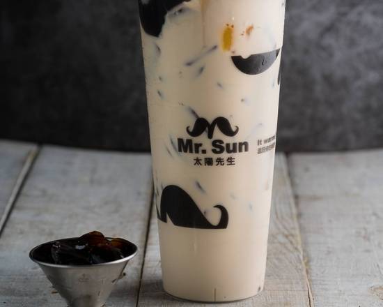 Roasted milk tea /w grass jelly
