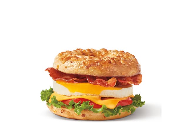 Timatin BLT sur bagel protéiné avec bacon