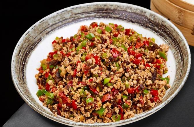 Yunnan Style Ground Pork with Green Pepper and Salted Turnip 黑三剁