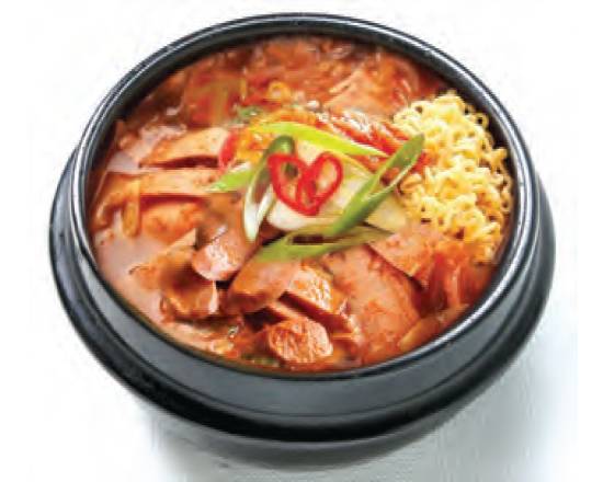 Budae Jjigae (Army Stew) 부대찌개