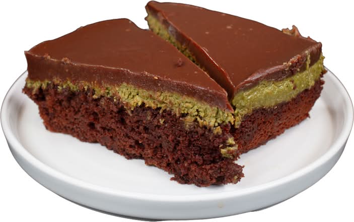 Kunafa Chocolate Cake