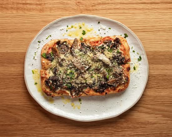 Funghi Pizza Alla Romana (Mushrooms Roman-style pizza)