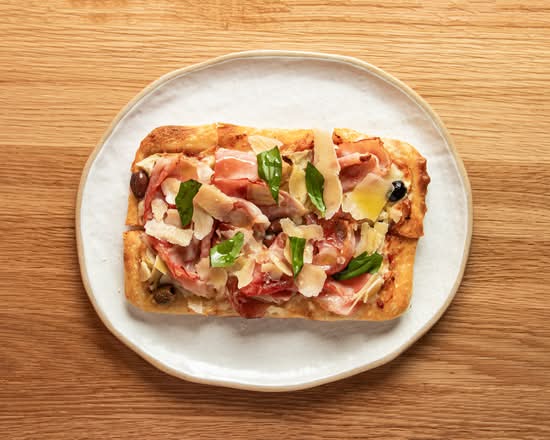 Prosciutto Cotto Pizza Alla Romana (Cooked Ham Pizza Roman Style)