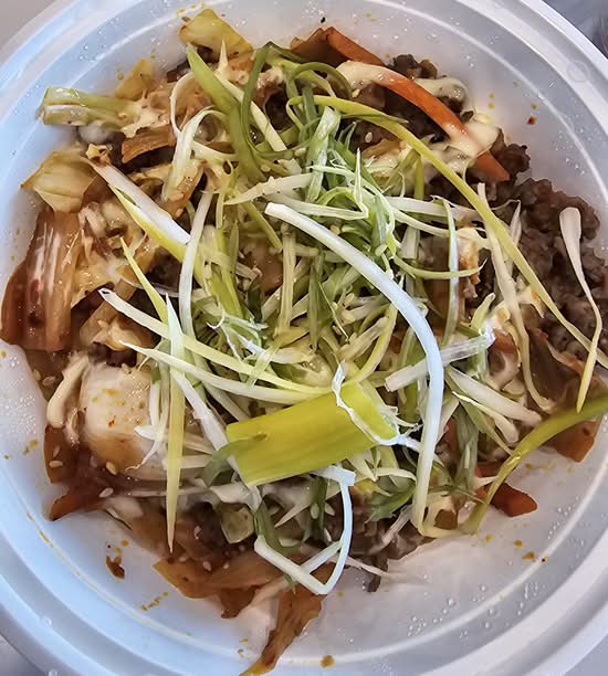 Bulgogi & Kimchi Don(김치불고기덮밥)