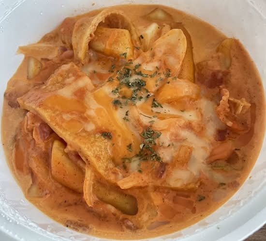 Spicy Cream Ttoel-bo-kki(베이컨 로제 떡볶이)