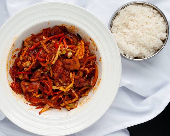 Spicy pork don (제육덮밥)