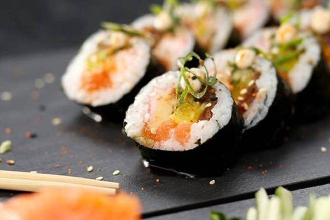 Futo Maki Roll (10pcs)
