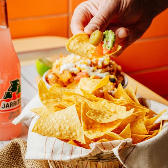 CHIPS & SALSA