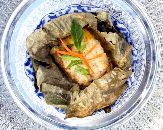 Sticky Rice with Pork in Lotus Leaf (2 Pieces)