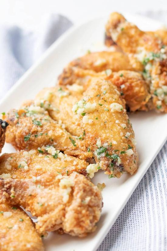 Chicken Wing ( Canh ga chien ) ( Garlic Parmesan/Chilli)