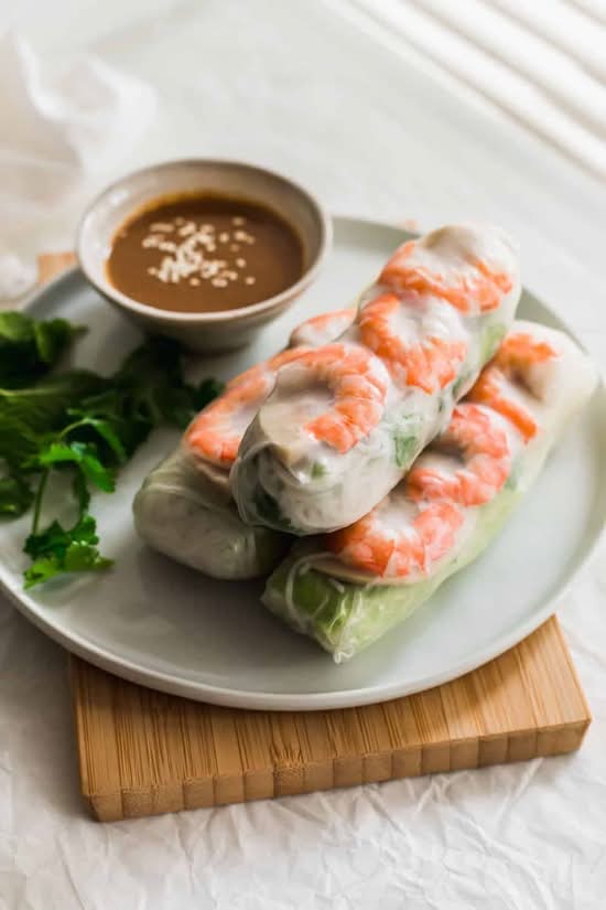 Jumbo Salad Rolls ( 2 pcs) ( Shrimp/ Beef/Pork/ Vegan Tofu) ( Gỏi cuốn tôm, bò, heo nướng, đậu hũ chay)