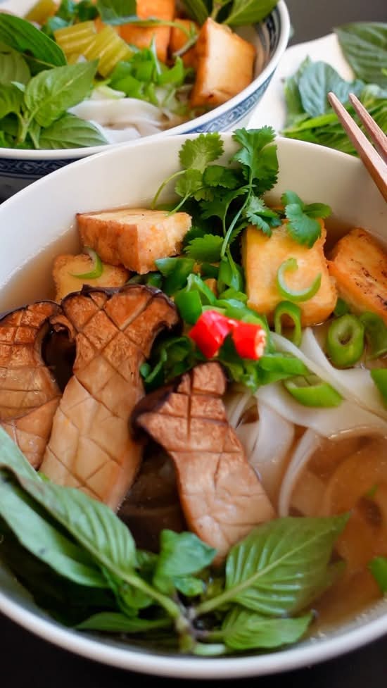 Vegan Pho noodle soup ( Pho chay )