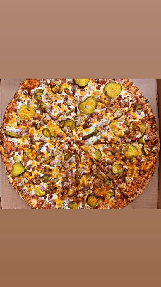 Cheeseburger pickle pizza