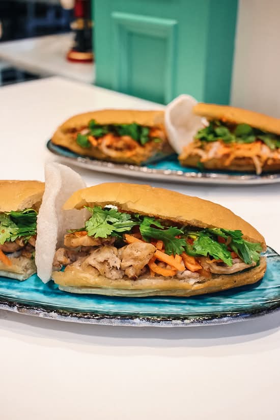 Bánh mì thịt nướng
