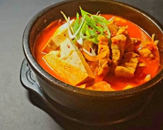 Kimchi-jjigae/ 김치 찌개