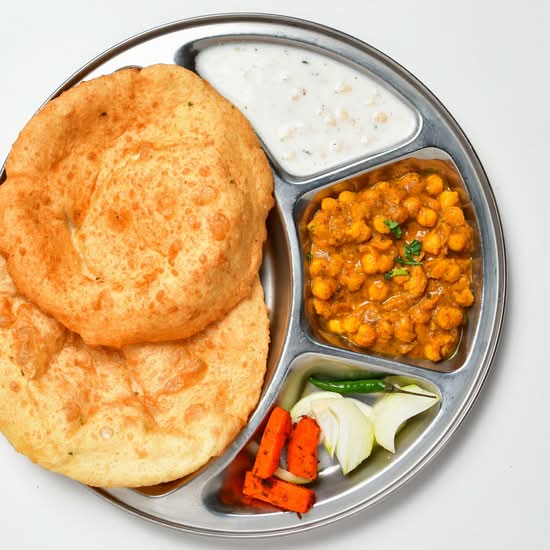 Chana Bhatura (Plate)