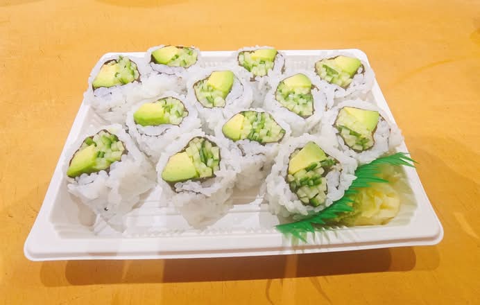 Avocado cucumber roll