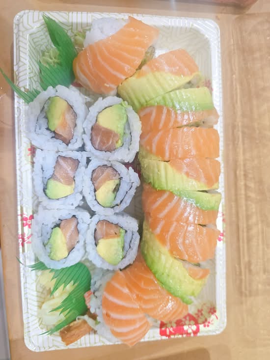 Red Dragon + Salmon Avocado