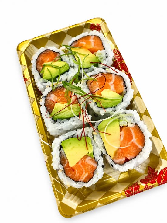604 Salmon Avocado Roll (6 pcs)