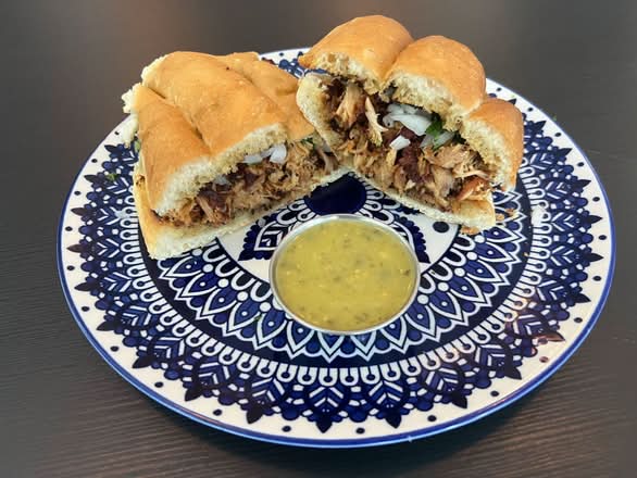 Torta Carnitas (Pulled Pork)