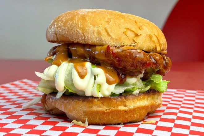 Sweet Chili Chicken Burger