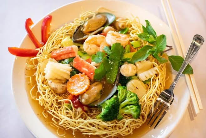 Stir Fried with Chow Mein in Gravy