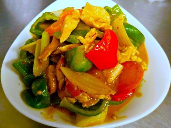Hot & Spicy Chicken Vegetable With Peanut Sauce