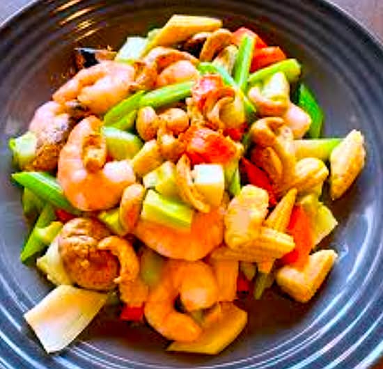 Shrimps with Vegetable & Cashew Nut