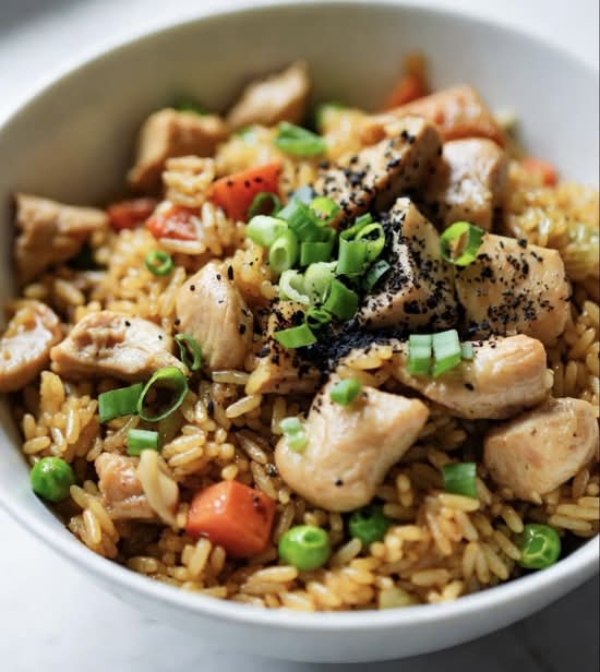 Riz frit au poulet/ Chicken Fried Rice