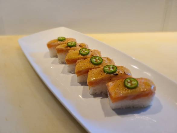 Salmon Oshi