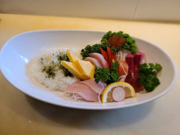 Chirashi Sashimi Don