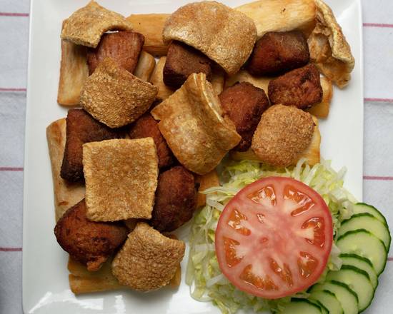 Yuca Frita con Chicharron