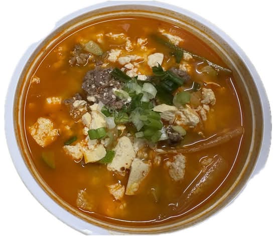 35. Kimchi Stew (김치찌개)