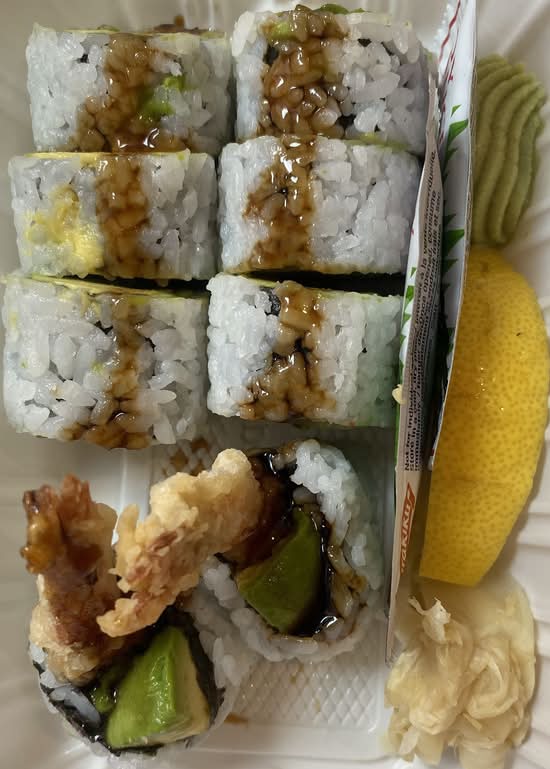 Shrimp Tempura Roll (8 pcs)