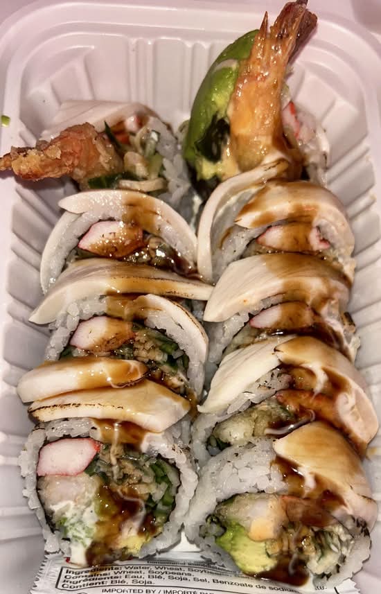 White Dragon Roll (9 pcs)