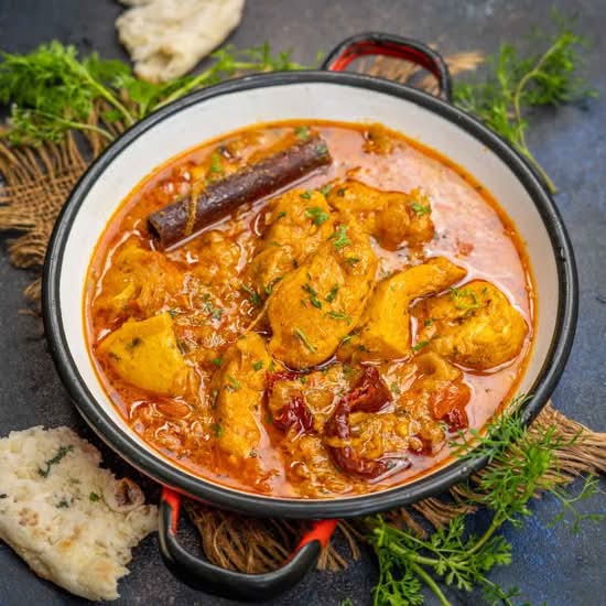 Dhaba Wala Chicken Curry + 1 Free Butter Naan